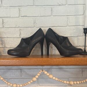 Nine West Angle Ankle Booties | Size 7 1/2